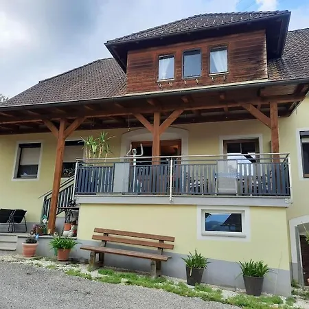 Grosses Mit 2 Schlafzimmer Fuer 4 Personen Granitztal-Weissenegg